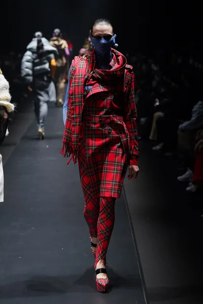 Look 33